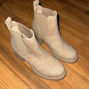 MIA tan boots woman’s size 7 1/2